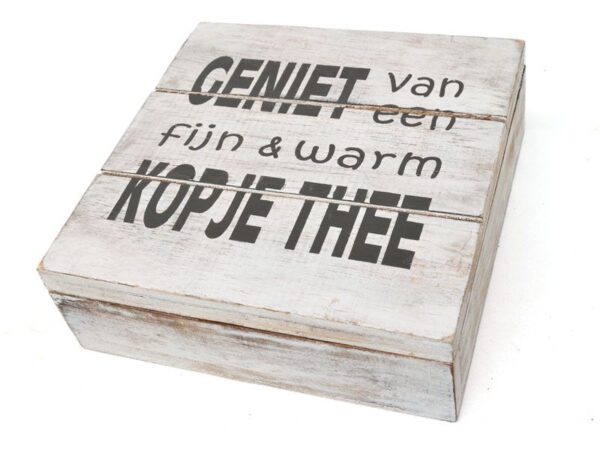 Theedoos geniet